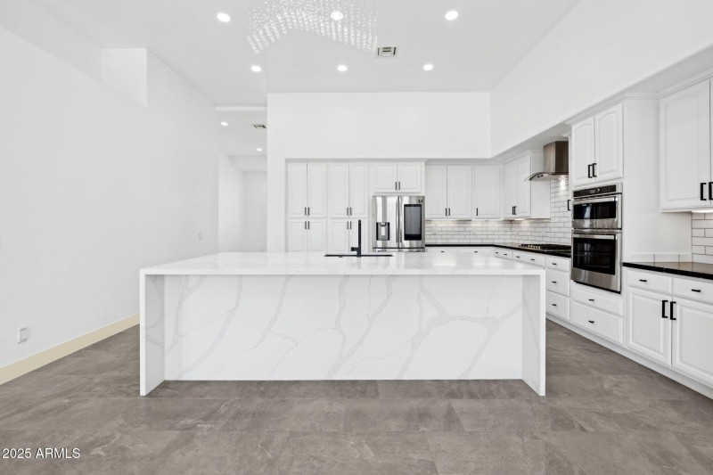 104-web-or-mls-22423-n-54th-pl