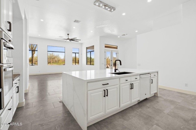 105-web-or-mls-22423-n-54th-pl