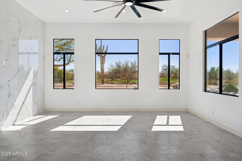 15-web-or-mls-22423-n-54th-pl