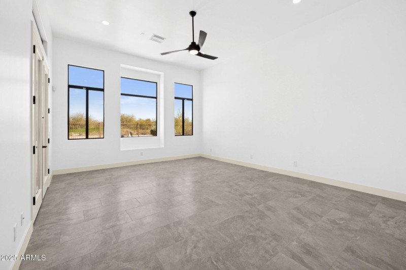 112-web-or-mls-22423-n-54th-pl