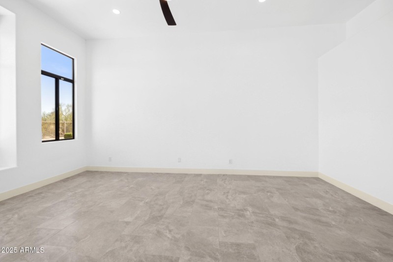 114-web-or-mls-22423-n-54th-pl