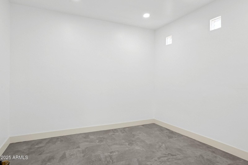 52-web-or-mls-22423-n-54th-pl