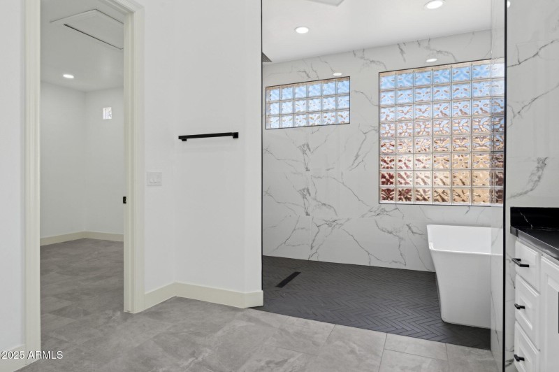 39-web-or-mls-22423-n-54th-pl