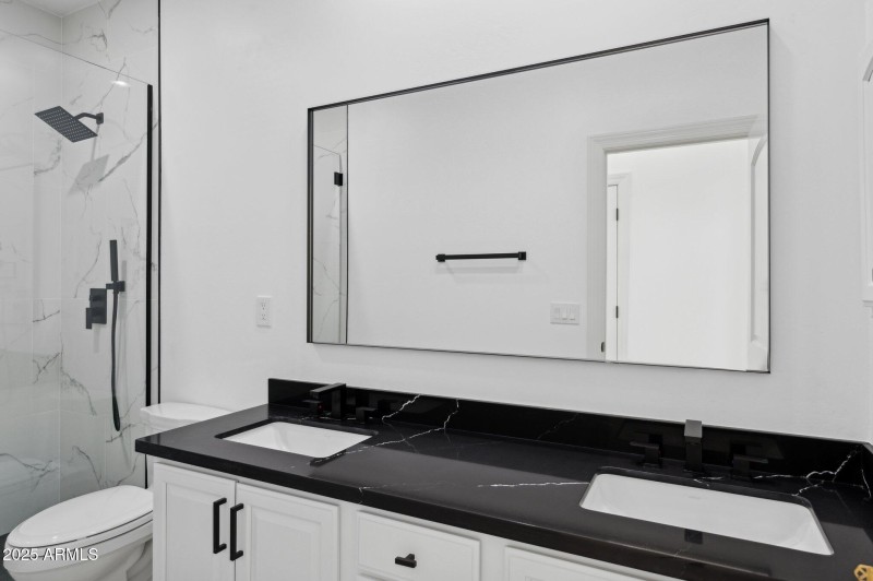 51-web-or-mls-22423-n-54th-pl