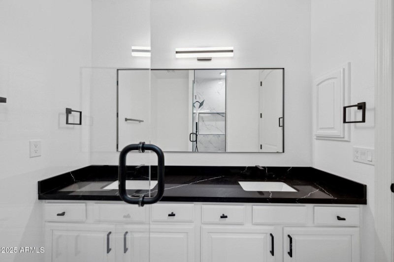 56-web-or-mls-22423-n-54th-pl