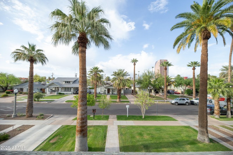 29 View of Midtown from North Balcony