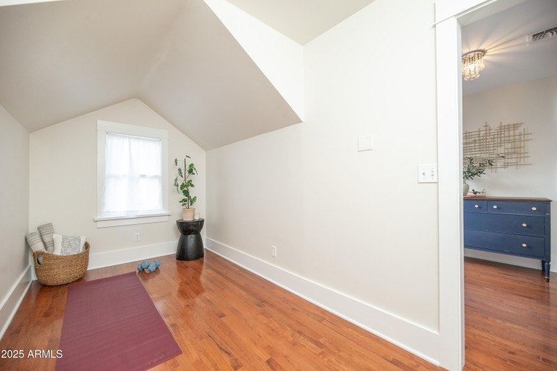 30 Bonus Room in Primary Bedroom