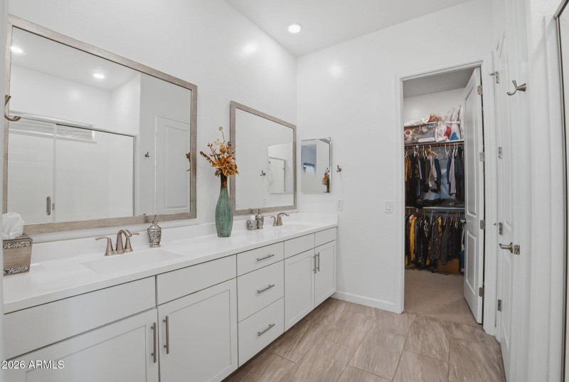 Arroyo Verde Primary Bath