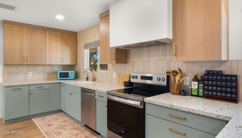 10-web-or-mls-Kitchen5