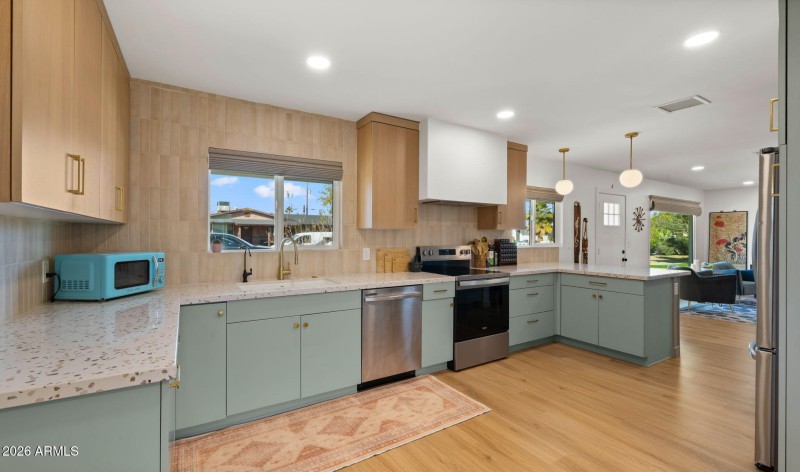 12-web-or-mls-Kitchen6