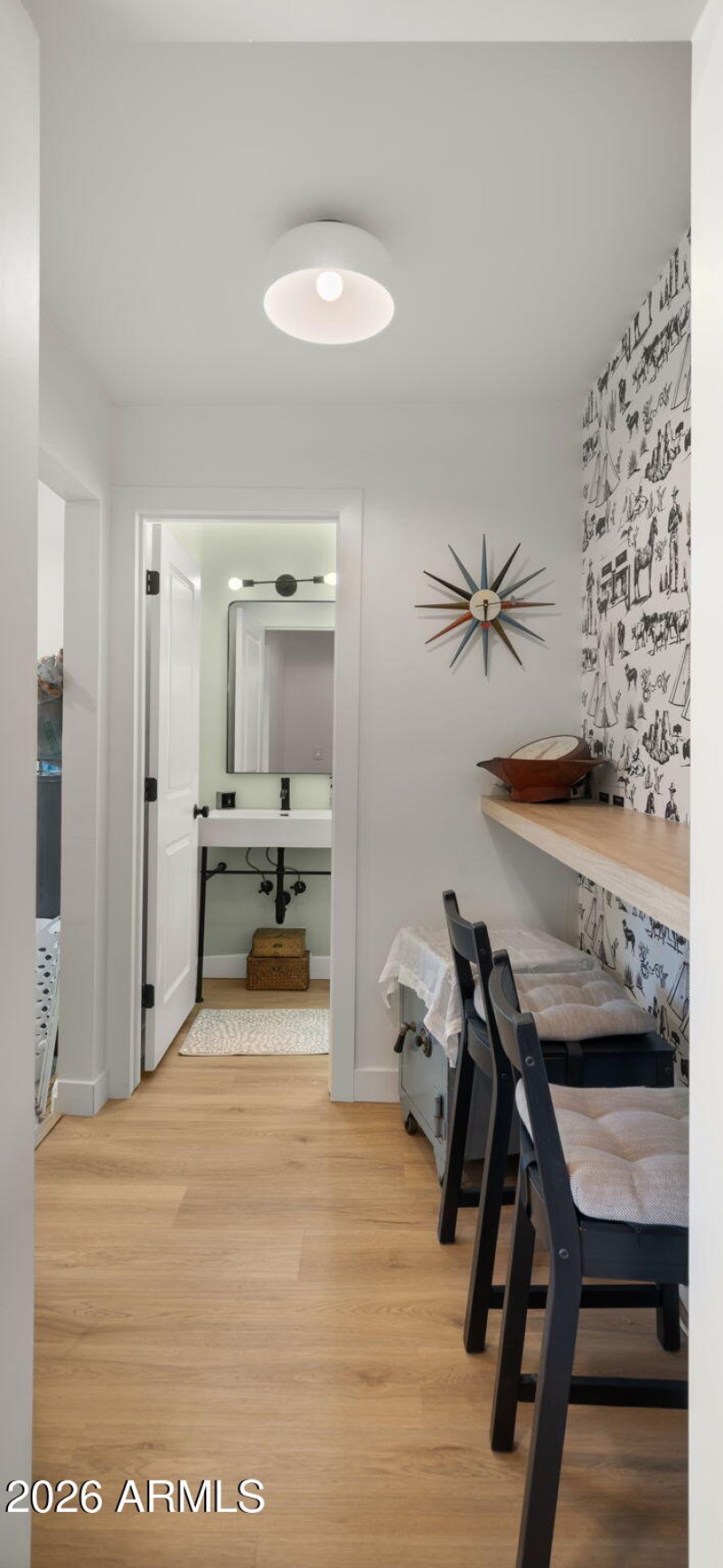 18-web-or-mls-Hallway