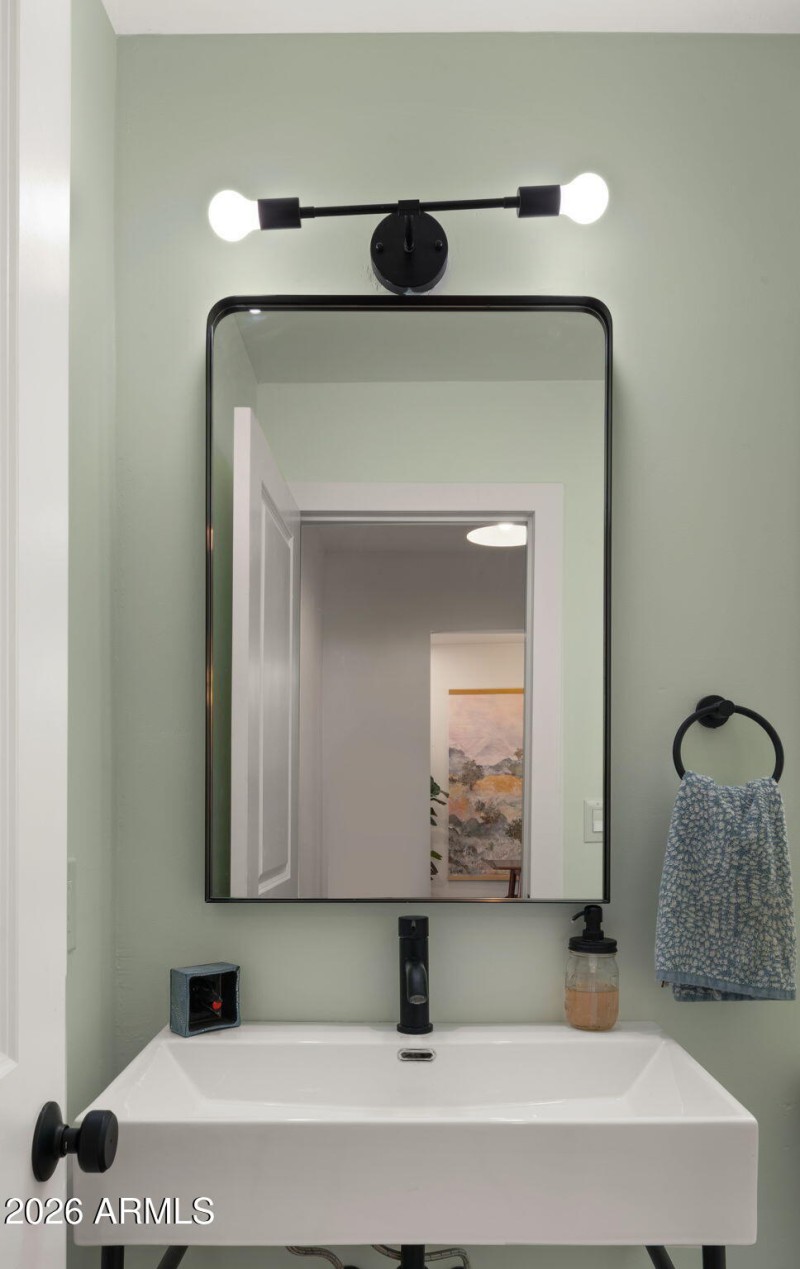 19-web-or-mls-Powder Room