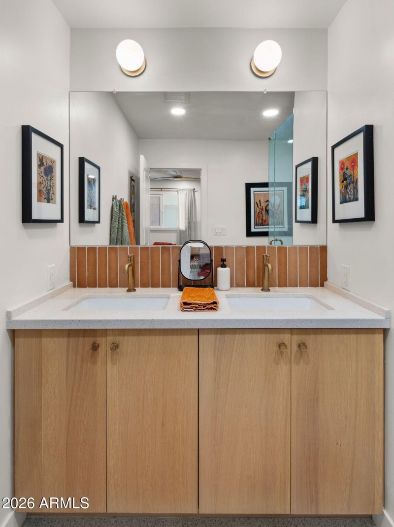 29-web-or-mls-Primary Bedroom5