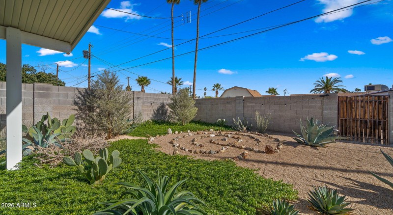 38-web-or-mls-Backyard8