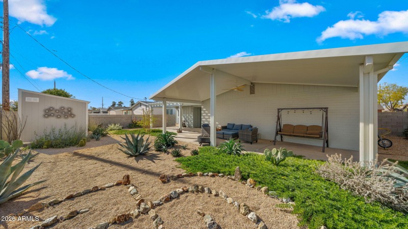 39-web-or-mls-Backyard1