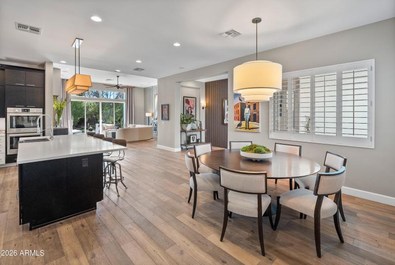 Kitchen / Dining Area