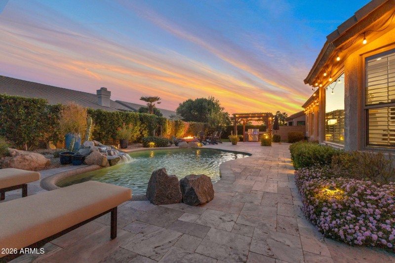 Lock & Leave entertainer's paradise.