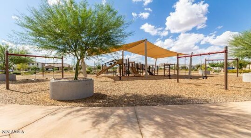 Los Cielos at Rancho Mercado Community