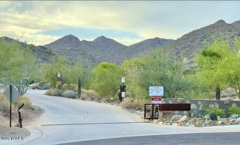 Hiking at Sunrise Trailhead