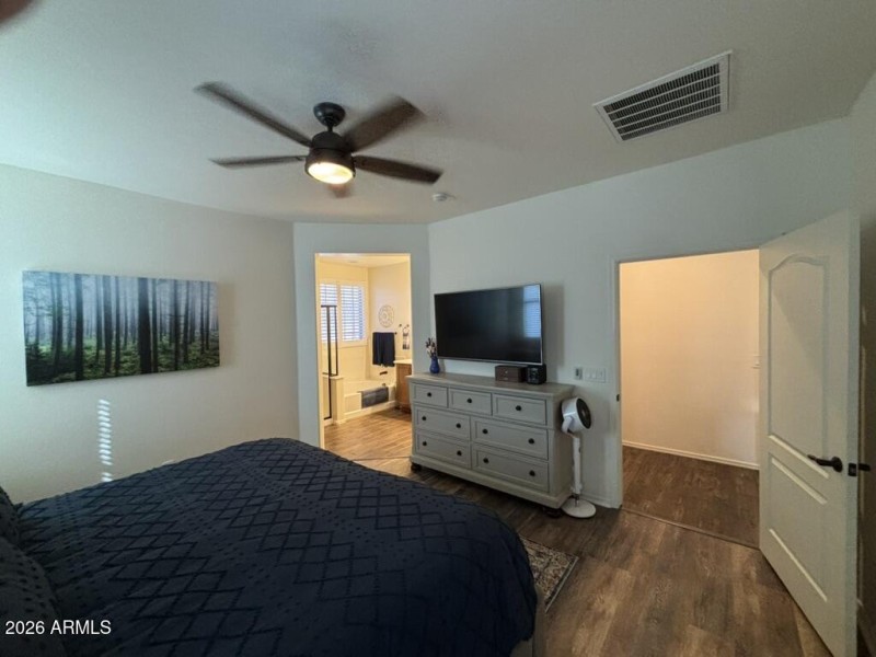 89C52BBA-9F56-4415-B72F-90F96C87D06F_1_1