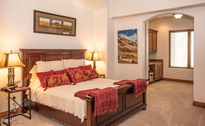 LUXURIOUS MASTER BEDROOM