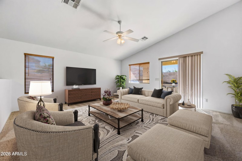 43209 W Estrada St-living_final