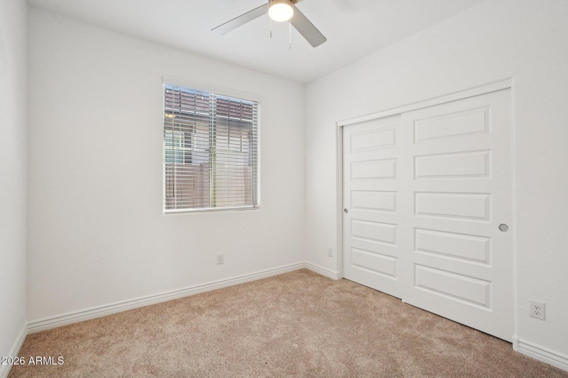 23-web-or-mls-W Vale Dr-S0502-023