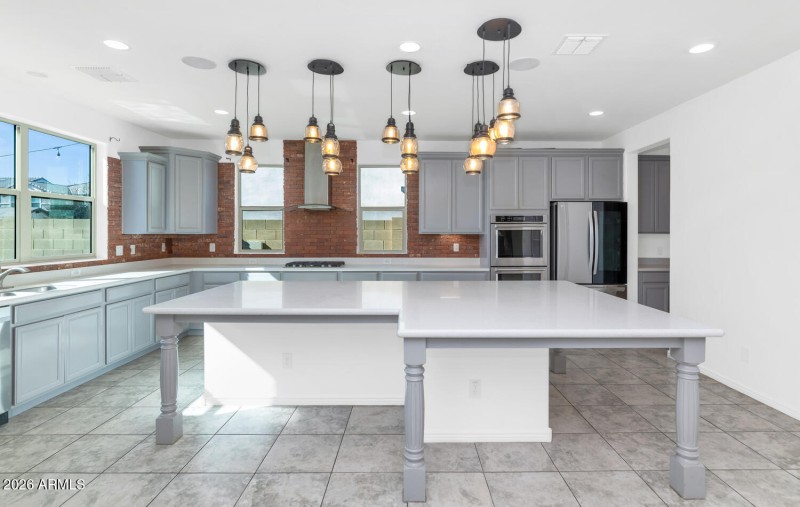 9645 E Theia Dr-large-011-039-TOD6226-15