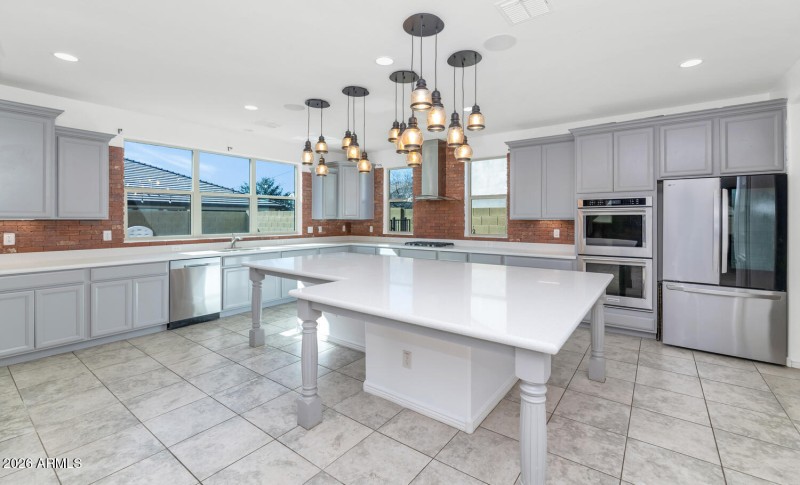 9645 E Theia Dr-large-012-011-TOD6227-15