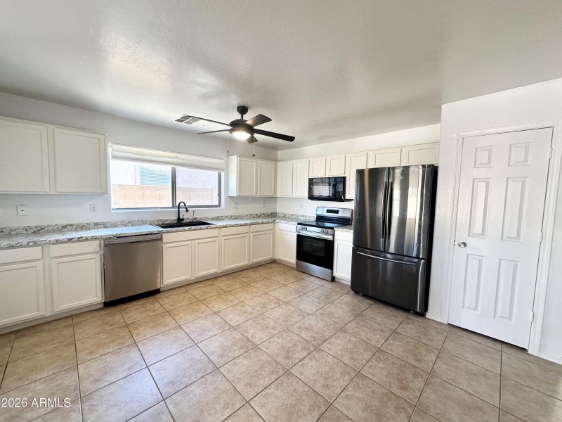 SO MUCH COUNTER SPACE