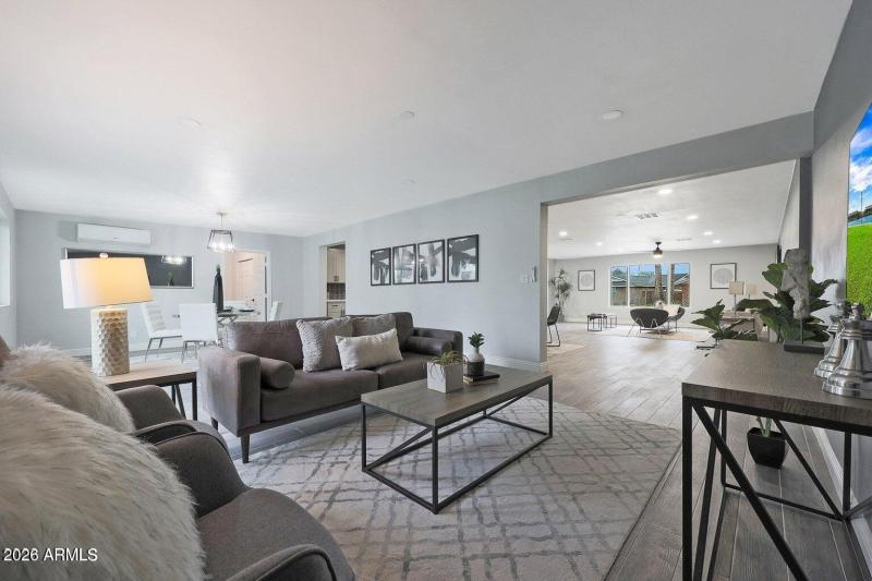 Bonita Grand View of Interior