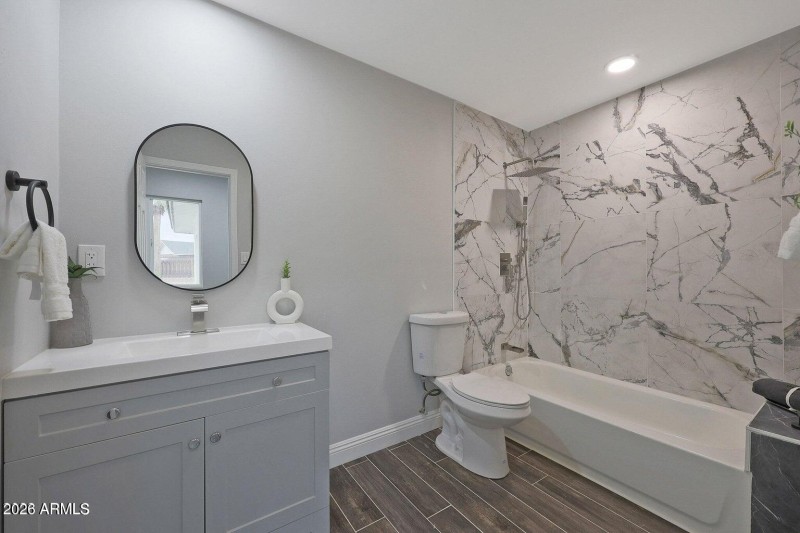 Bonita Guest Bathroom