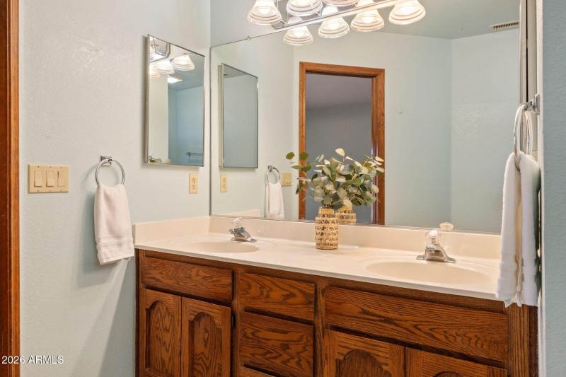 089-Primary Bathroom