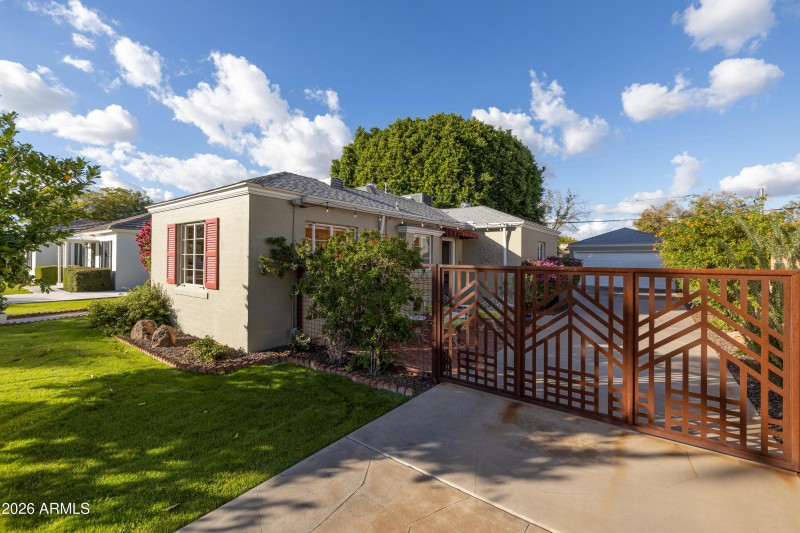 Large Custom Drive Gate