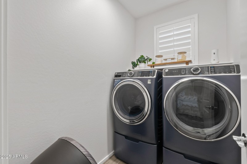 40_14601_Valentines40_mls