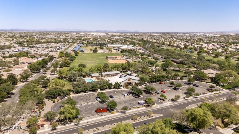 83_14601_Valentines83_mls