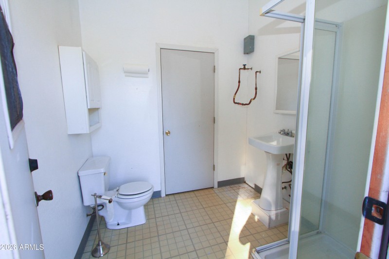 Detached Garage bathroom 2