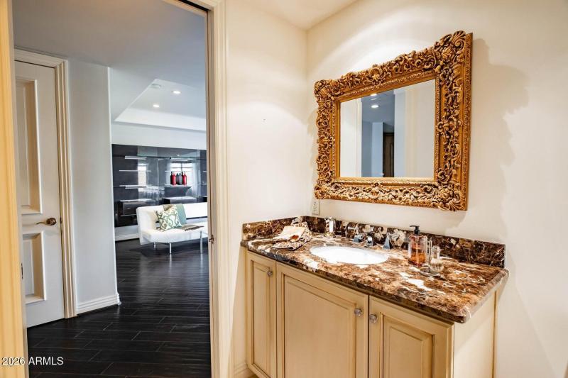 20190930193508280984000000-o