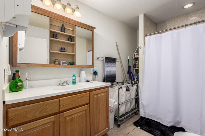 Primary Bathroom in Guest Quarters
