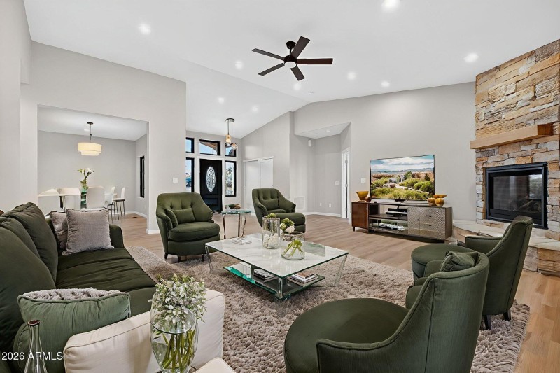 7-web-or-mls-2108-lakewood-dr