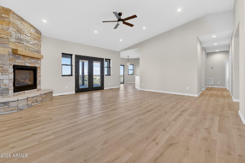 8-web-or-mls-2108-lakewood-dr