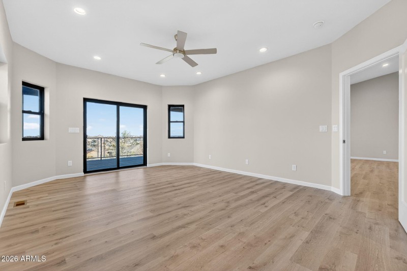 13-web-or-mls-2108-lakewood-dr