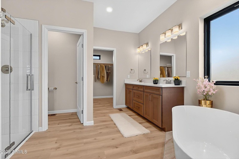 17-web-or-mls-2108-lakewood-dr