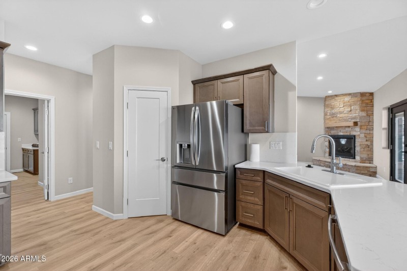 27-web-or-mls-2108-lakewood-dr