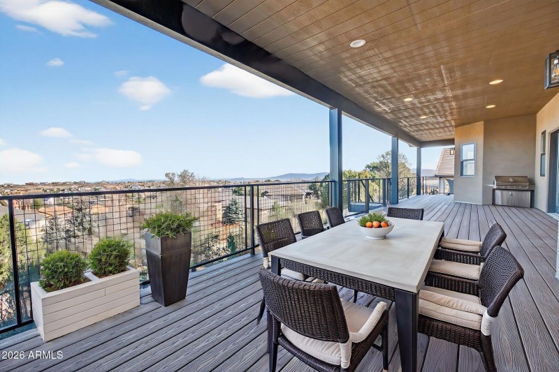 40-web-or-mls-2108-lakewood-dr