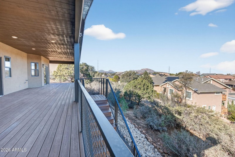 41-web-or-mls-2108-lakewood-dr