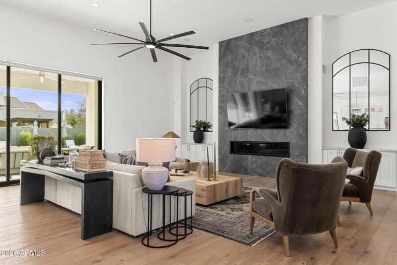 7-web-or-mls-4305-e-virgo-pl