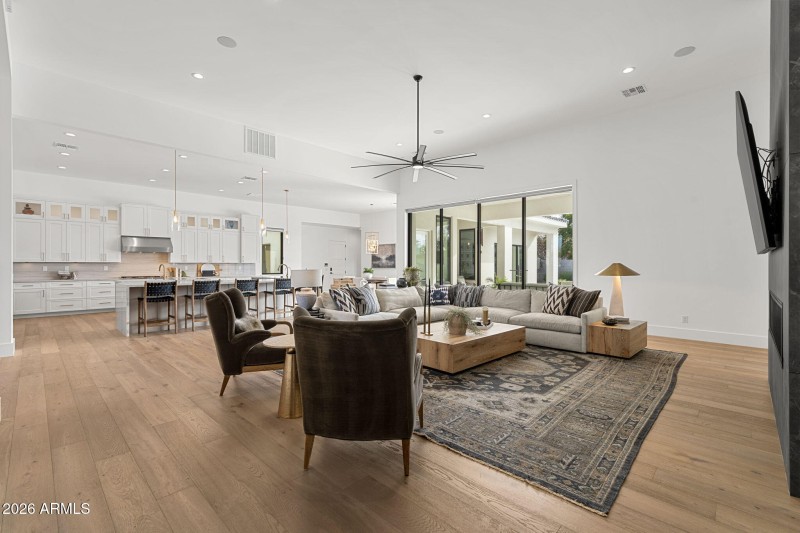 9-web-or-mls-4305-e-virgo-pl