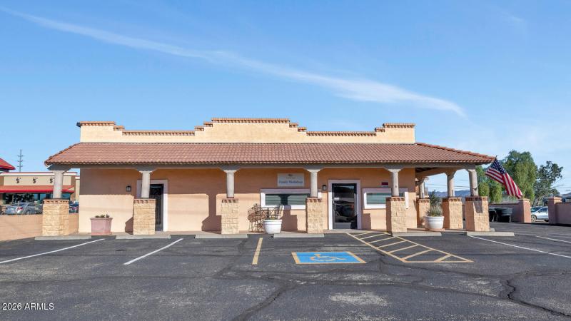 760 W Wickenburg Way-large-006-040-TOD73