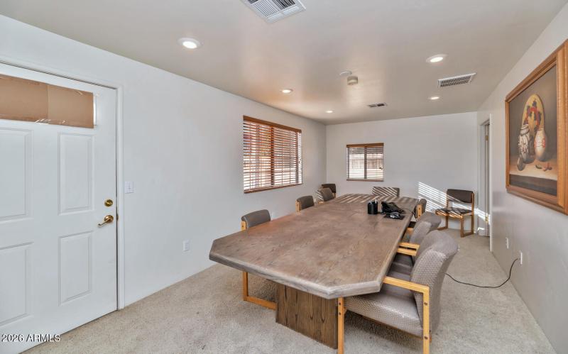 760 W Wickenburg Way-large-029-041-TOD73